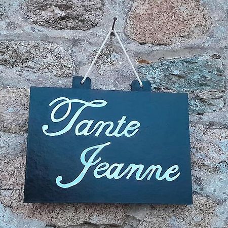 Gite Tante Jeanne Réville Zewnętrze zdjęcie