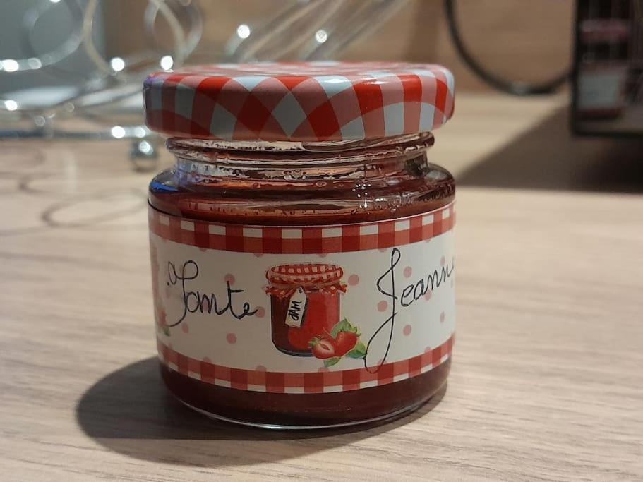 Gite Tante Jeanne Réville Zewnętrze zdjęcie